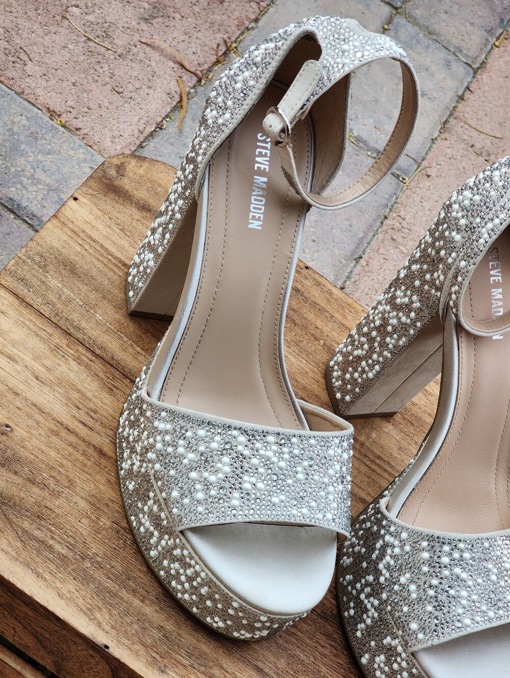 Steve Madden Women's Glam Champagne Pearl Rhinestones Platform Sandals Size 10 - Picture 8 of 9